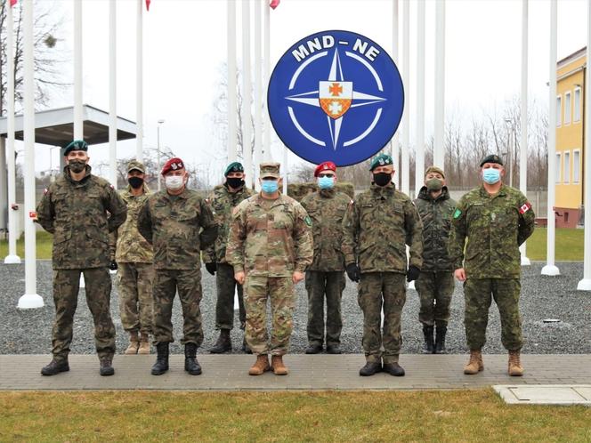 Dowódca NATO w krajach bałtyckich i w Polsce. Odwiedził także Elbląg