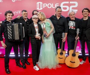 Katarzyna Żak ze łzami w oczach odbiera Nagrodę Publiczności w Opolu: „Nie zapomnę tego do końca życia”