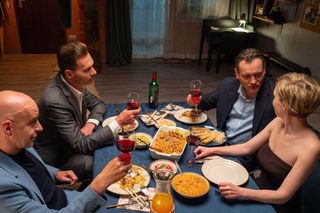 Barwy szczęścia odc. 3249. Bazylow (Andrzej Szeremeta), Robert Stefaniak (Paweł Ławrynowicz), Sonia (Weronika Nockowska)