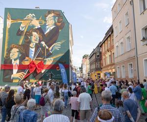 Muzyczne murale w Opolu – Zbigniew Wodecki (2)