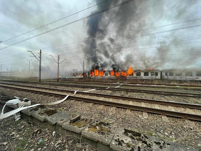 Pożar wagonów kolejowych w Krakowie