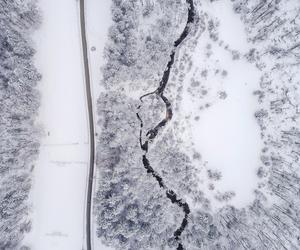 Czerwone, pomarańczowe i żółte alerty IMGW dla Polski. Pogoda szaleje