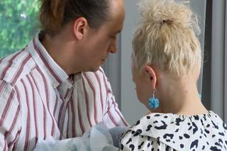 Na Wspólnej odc. 3508. Beata (Katarzyna Ptasińska), Emil (Piotr Ligenza), Gucio (Franek Rydz)