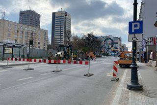 Awaria na Sienkiewicza w Łodzi. Przed przypadek zaplombowano kanał ściekowy 