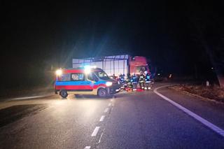 Wypadek w Orzeszu. Volkswagen wbił się w ciężarówkę