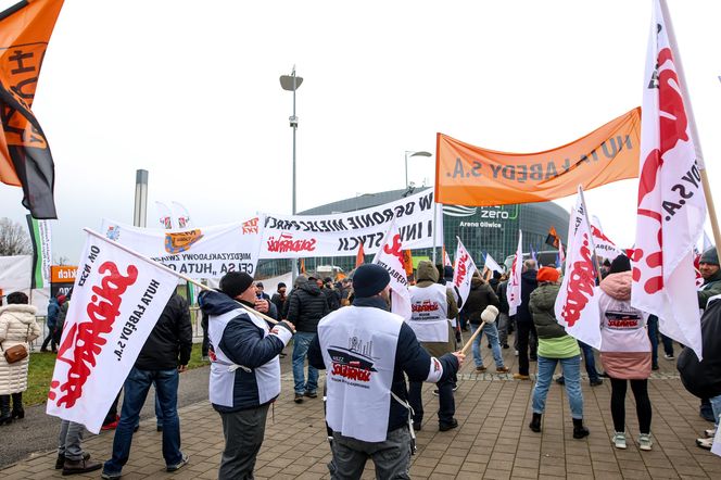 Konwencja KO w Gliwicach. Protest związkowców górniczych i hutniczych 