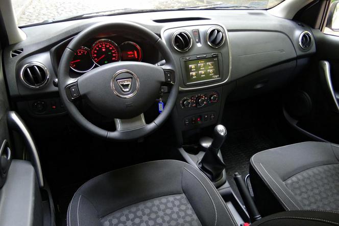 Nowa Dacia Logan 0.9 TCe - TEST, opinie, zdjęcia - DZIENNIK DZIEŃ 4: Wnętrze, bagażnik i wyposażenie