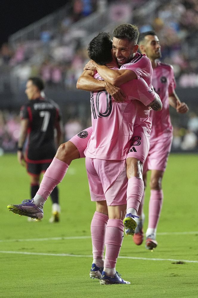 Jordi Alba , Lionel Messi