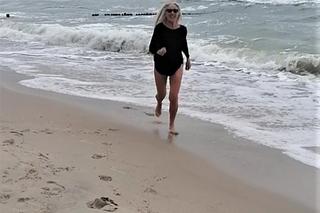 Maja Komorowska pokazała nogi na plaży