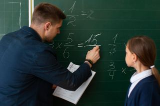 Ile to jest (15-9)×2+24:4=? To proste równanie podzieliło internautów 