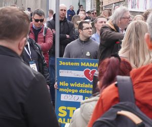 Protest rodziców i dziadków w Warszawie (7.03.2025)