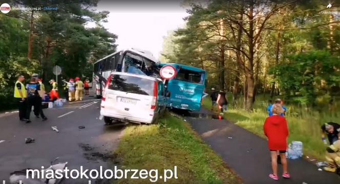 Zderzenie dwóch autkarów w Dźwirzynie pod Kołobrzegiem