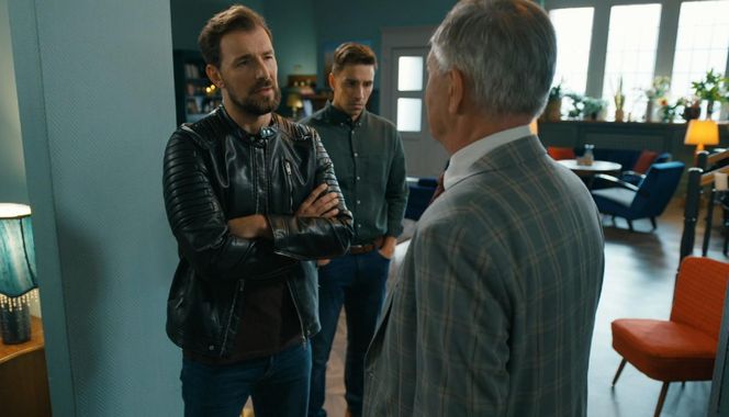 	Barwy szczęścia odc. 3125. Tomasz Kępski (Jakub Sokołowski), Henryk (Zbigniew Suszyński), Marcin Kodur (Oskar Stoczyński)