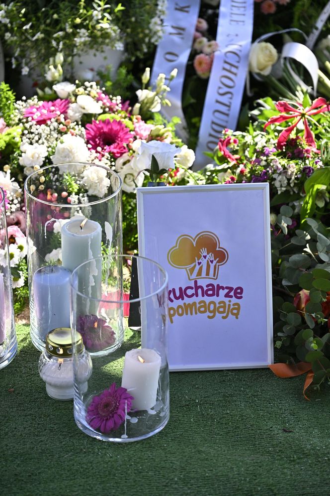 Tomasz Jakubiak - te przedmioty znalazły się w jego grobie