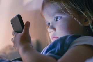 Niebezpieczna moda wśród dzieci. Jeśli korzystają z tej funkcji AI, rodzice powinni interweniować