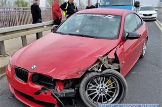 „Need for Speed” po wrocławsku. BMW straciło koło po zderzeniu z ciężarówką 