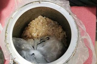 Kilogramy narkotyków, broń i amunicja. Policja zatrzymała dilera 