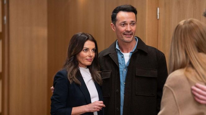 Barwy szczęścia odc. 3200. Kasia (Katarzyna Glinka), Mariusz (Rafał Cieszyński), Agnieszka (Katarzyna Tlałka)