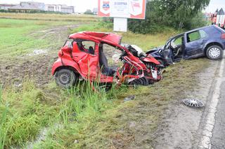 TRAGICZNY wypadek w Niecieczy. Nie żyje kierowca osobówki [ZDJĘCIA]