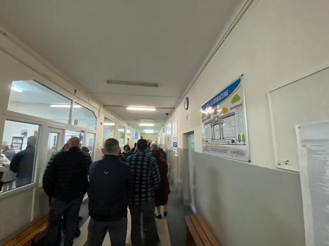 Wybory 2023. W lokalach wyborczych pojawiło się wielu łodzian