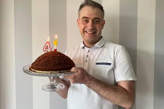 Eleganckie mieszkanie Krzysztofa Gawkowskiego. Wicepremier szaleje w wielkiej kuchni! [ZOBACZ ZDJĘCIA]