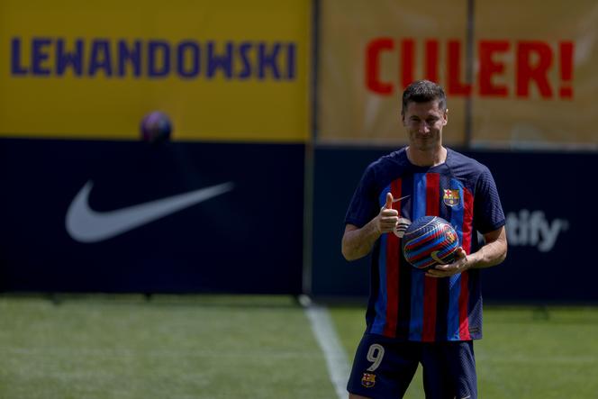 Robert Lewandowski się przełamał! Pierwszy gol dla FC Barcelona, numer 9 od razu zadziałał
