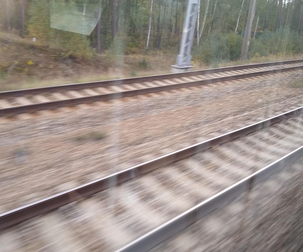 Tragedia w Białym Dunajcu. Pociąg śmiertelnie potrącił 20-letnią kobietę