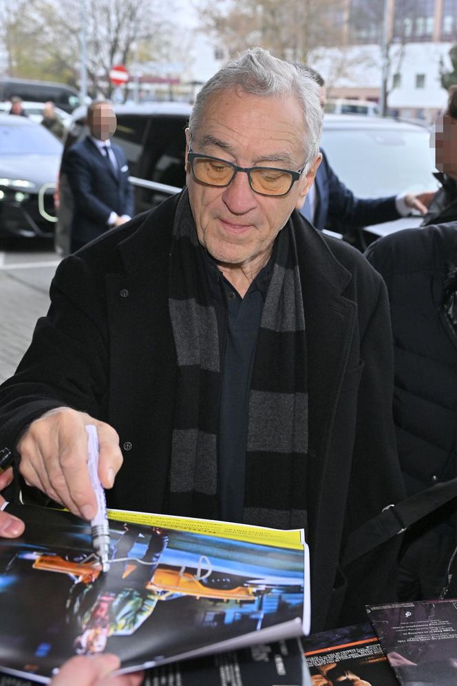 Robert De Niro już w Polsce. Aktor przyłapany na lotnisku w Warszawie