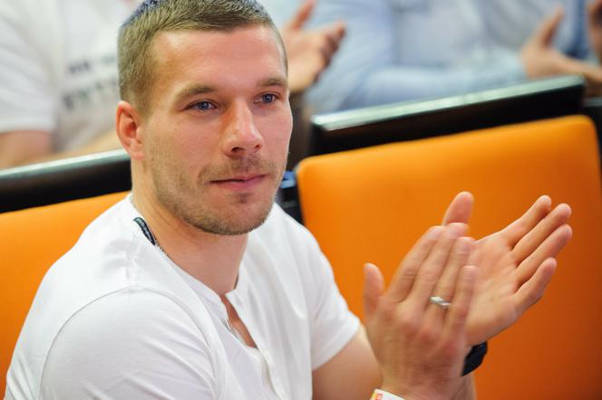 Lukas Podolski: ślub, wiek, Górnik Zabrze, kebab, wzrost, juror. Kim jest piłkarz polskiego pochodzenia?