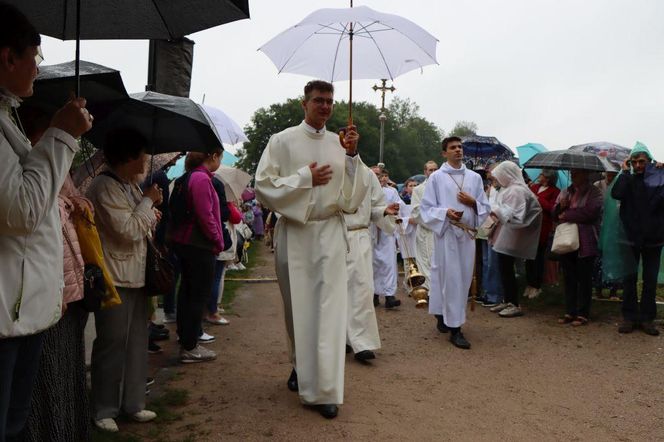 Odpust w Gietrzwałdzie. Do słynącej z Objawień Maryjnych miejscowości przyjechały tłumy