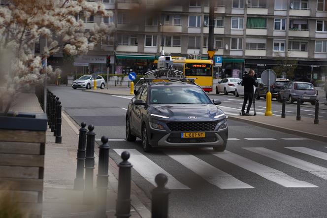 Warszawskie, prywatne Street View. „Sprawdzi dziury, przewrócone znaki, nielegalne reklamy”