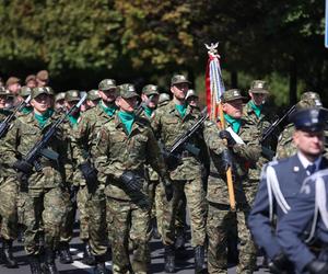 Defilada wojskowa w Katowicach i piknik. Wojewódzkie Obchody Święta Wojska Polskiego 2024