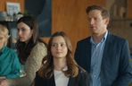Barwy szczęścia, odcinek 3153. Renata (Anna Mrozowska), Weronika (Maria Świłpa), Ewa (Gabriela Ziembicka), Łukasz (Michał Rolnicki)