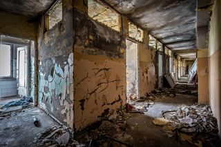 Stocznia Cesarska w Gdańsku, jej zabytkowe hale i przybudówki z czasów PRL