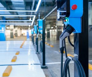 Przybędzie 300 stacji ładowania elektryków do 2025