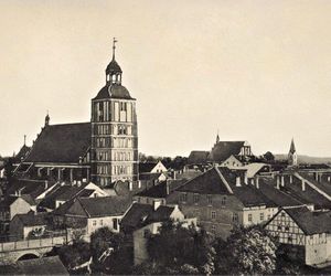 To urokliwe miasteczko pod Olsztynem zachwyca panoramą. Zobacz zdjęcia nawet sprzed 120 lat!