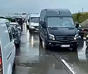 Kierowcy jechali pod prąd korytarzem życia, narażając innych na niebezpieczeństwo