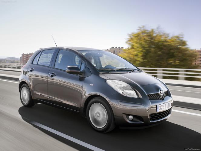 Toyota Yaris Terra hatchback, model 2011