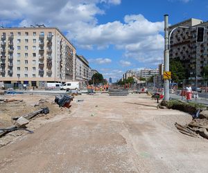Budowa tramwaju do Dworca Zachodniego, skrzyżowanie ul. Grójeckiej i Bitwy Warszawskiej 1920 Roku