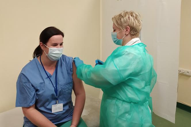 Kolejne szczepienia przeciwko covid-19 w Szpitalu Wojewódzkim w Koszalinie