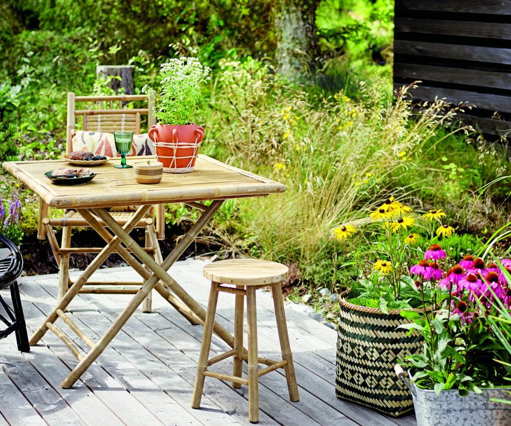 Taras i balkon w stylu boho – naturalnie z czernią