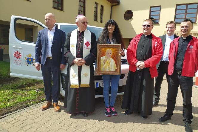 Lublin - Franciszek, Caritas i samochód dla Charkowa