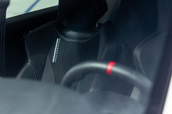 Skoda Octavia RS Challenge vs Peugeot 308 GTi