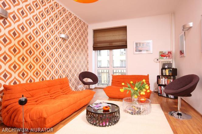 Pomarańczowy salon w stylu vintage