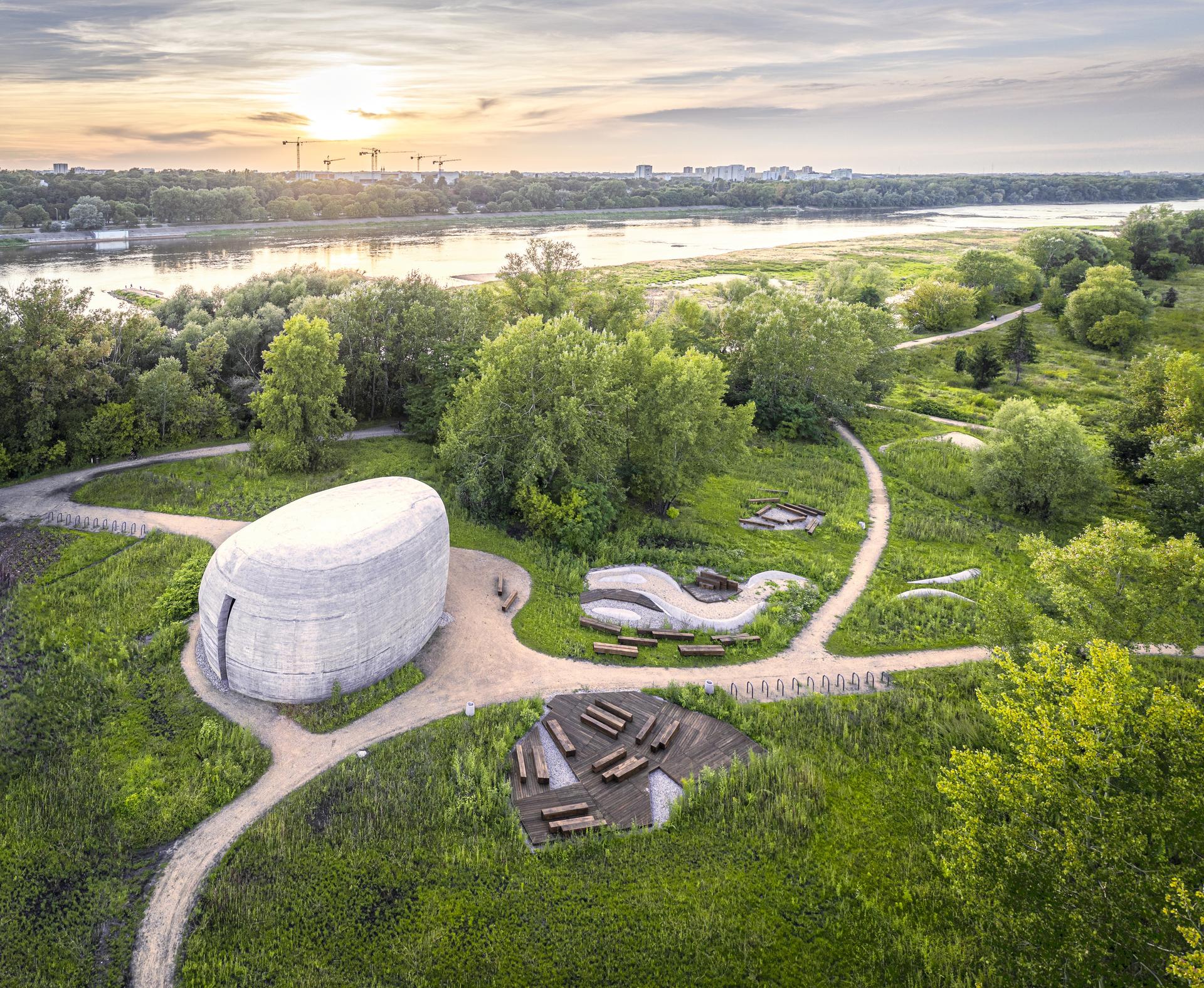 Pawilon edukacyjny Kamień na Golędzinowie w Warszawie 1