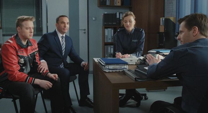 M jak miłość odc. 1878. Dominik Walat (Bartosz Surówka), prawnik, Natalka (Dominika Suchecka), Adam Karski (Patryk Szwichtenberg)