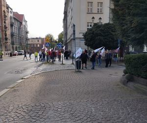 Paraliż w Katowicach. Rozpoczął się protest górników i hutników. Stal się hartuje, a rząd ją rujnuje