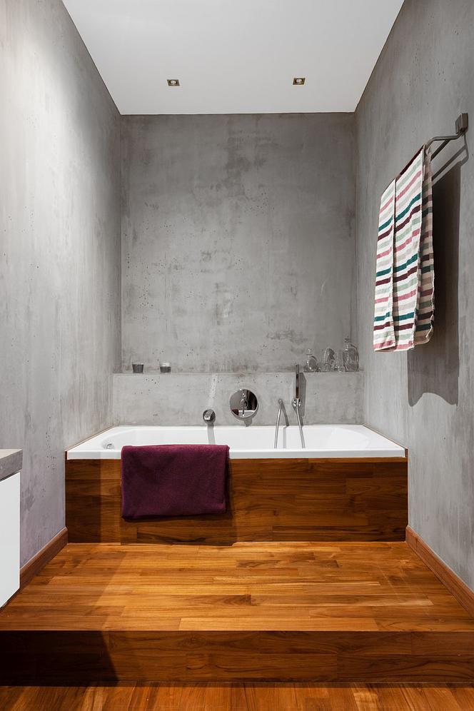 Męska łazienka z betonem strunturalnym zamiast kafelków
