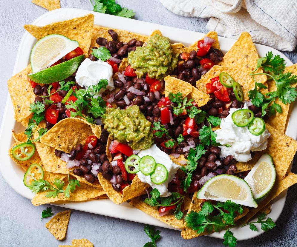 Przygotujesz je w kilka minut, a będą hitem imprezy. Loaded nachos to skarb