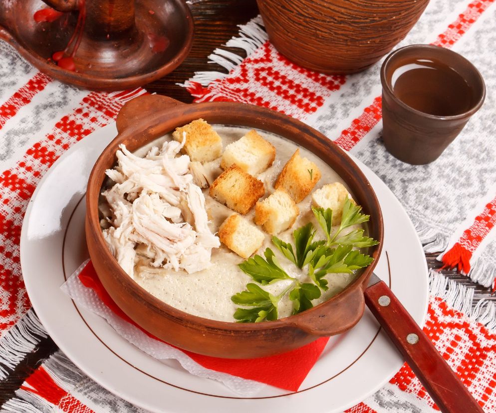 Królewska zupa z kurczaka - prosty przepis na wykwintną zupę